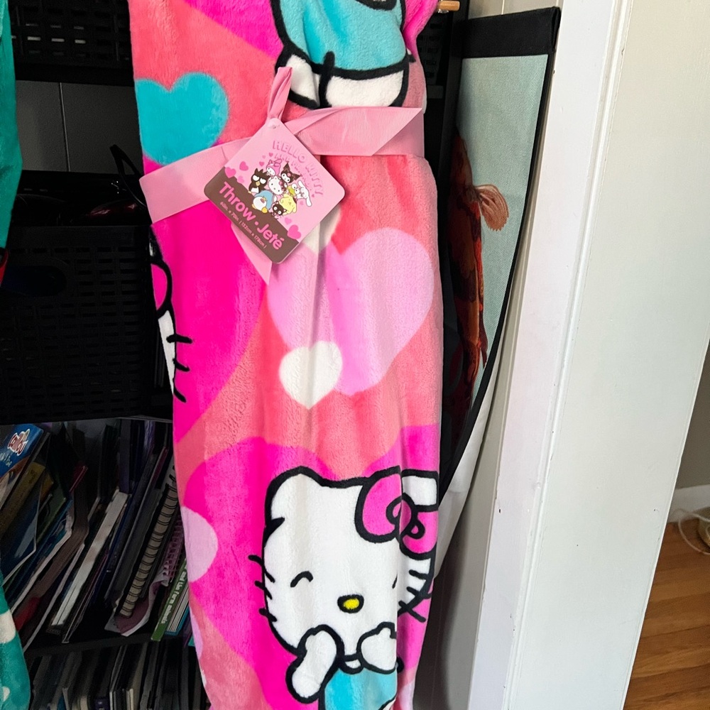 Hello Kitty Pink Throw Blanket
